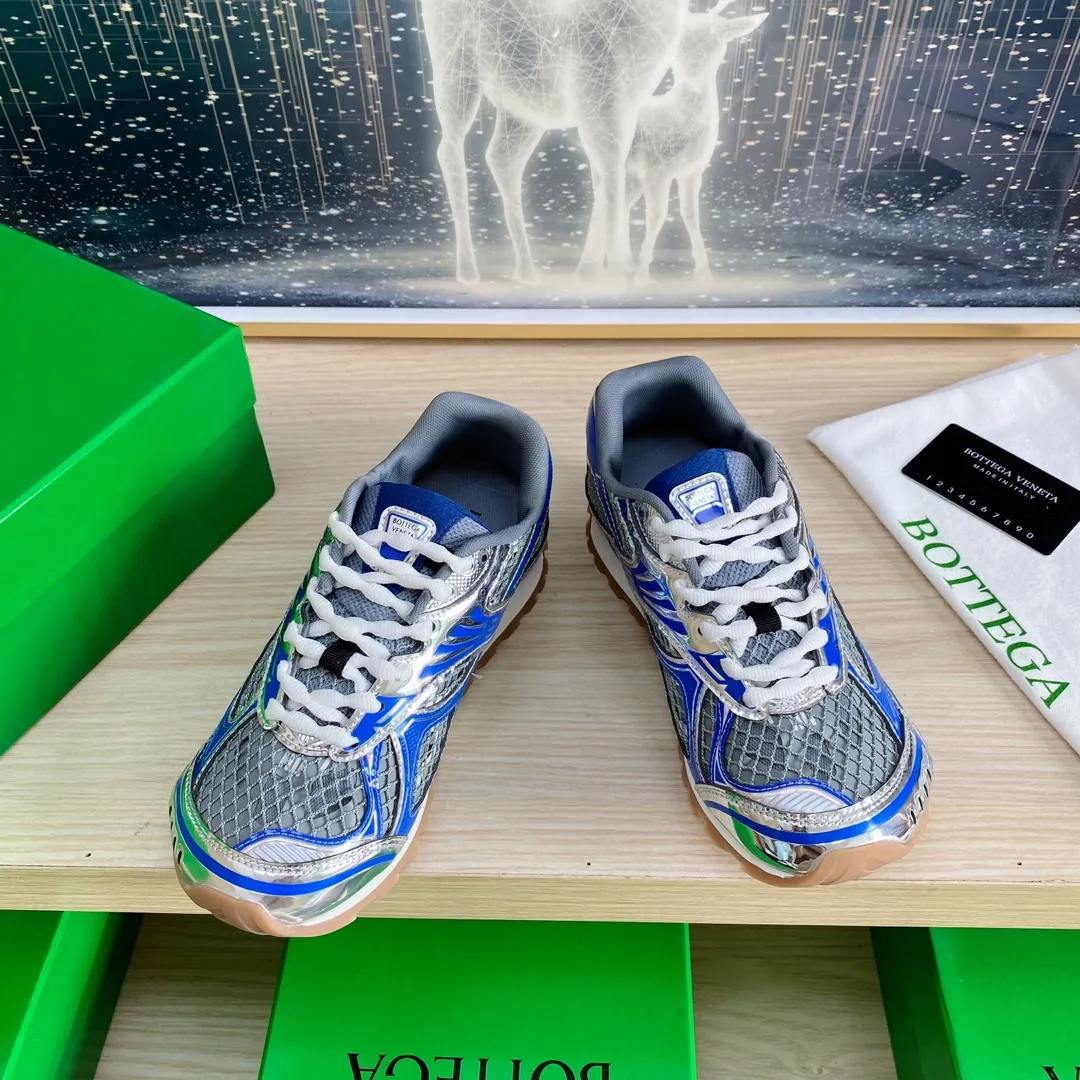 p620🐮🐮High-end version, the original 1:1 couple style new model is on the shelves🔥BV Orbit sneakers Wang Yibo's same style couple's Dad Runner sneakers, made of lightweight technical mesh fabric. Features a geometric patterned rubber outsole. The outsole is made of color-blocked TPU outsole. Size: women’s shoes 35-40, men’s shoes 39-45.